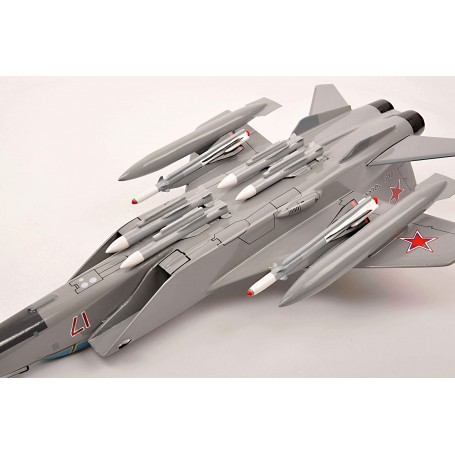 Maquette Avion De Chasse Russe MiG-29 Au 1/100 - Moulé Sous Pression, Avec Support, Collection Militaire