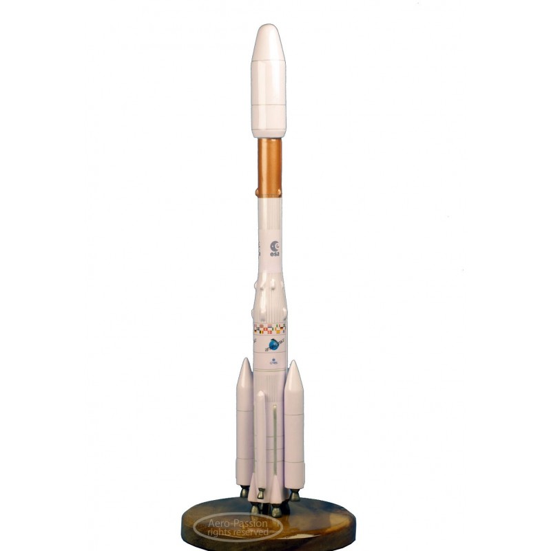 Ariane IV - maquette modèle réduit de grande taille, décoration peinte ...